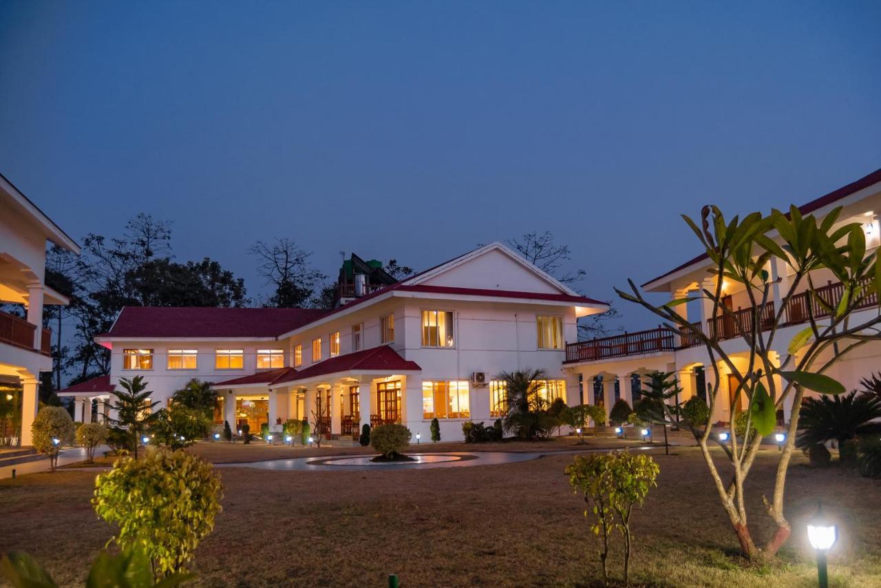 Hotel Earth Light Sauraha チトワン エクステリア 写真