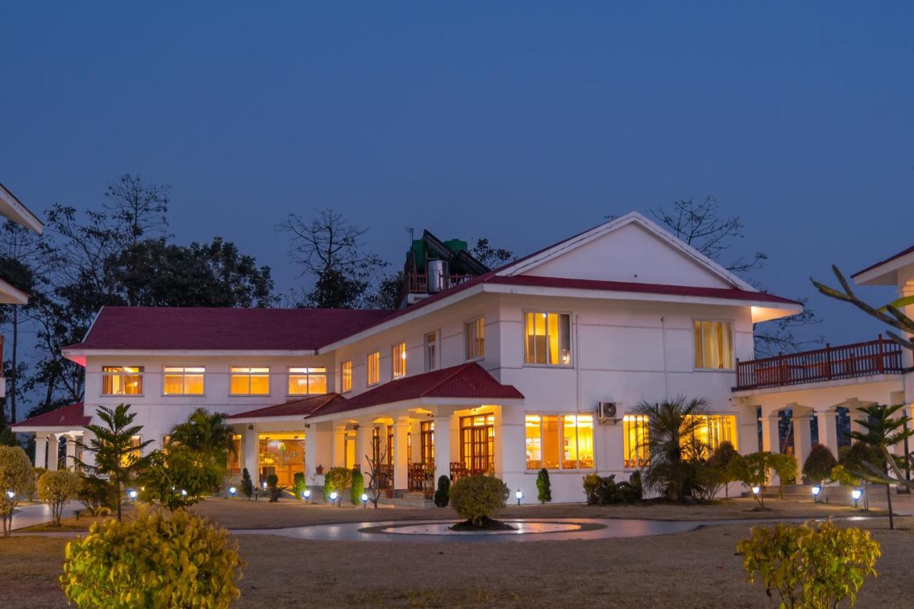 Hotel Earth Light Sauraha チトワン エクステリア 写真