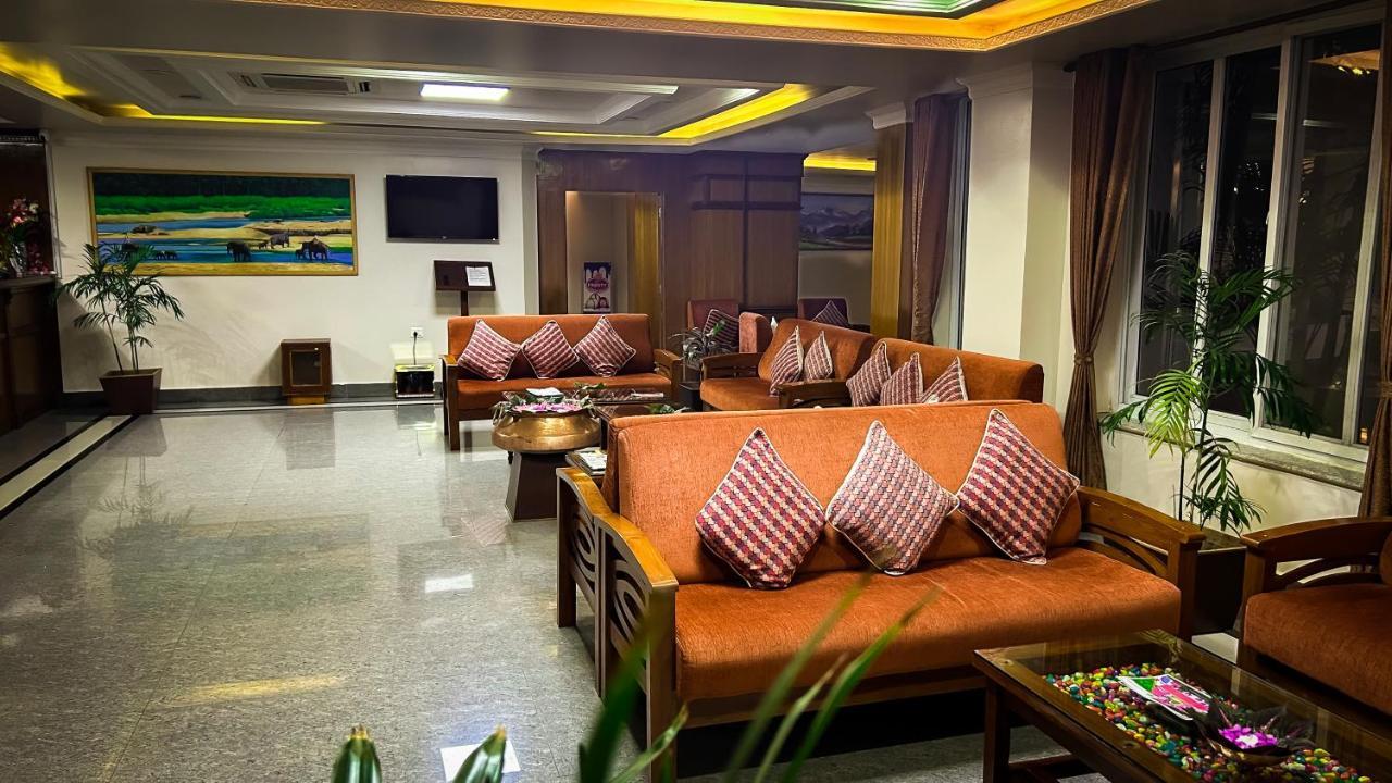 Hotel Earth Light Sauraha チトワン エクステリア 写真