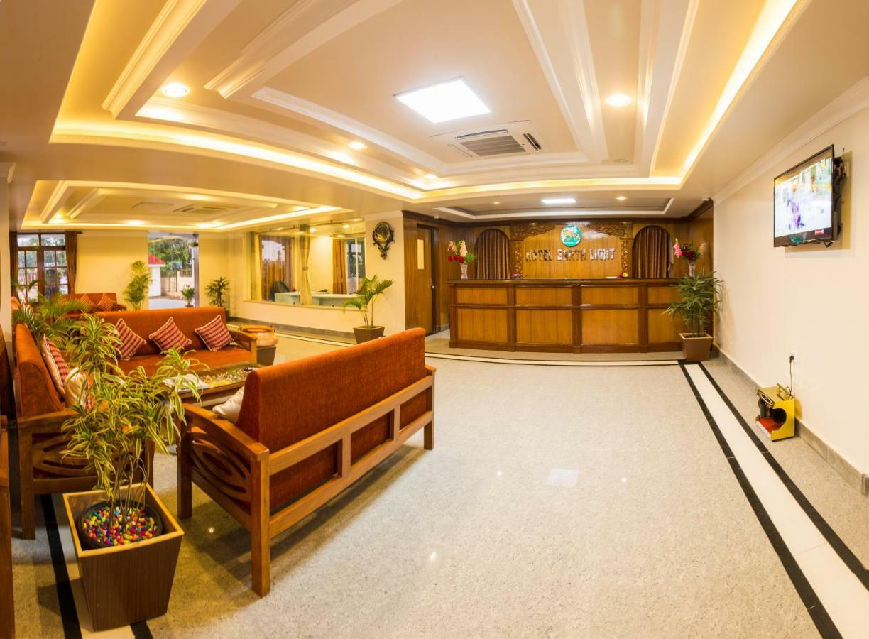 Hotel Earth Light Sauraha チトワン エクステリア 写真