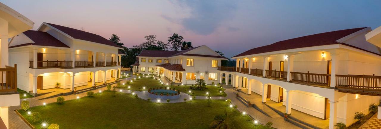 Hotel Earth Light Sauraha チトワン エクステリア 写真