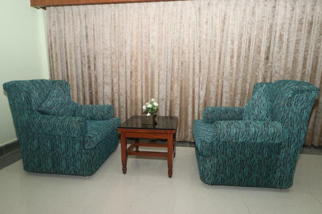 Hotel Earth Light Sauraha チトワン エクステリア 写真